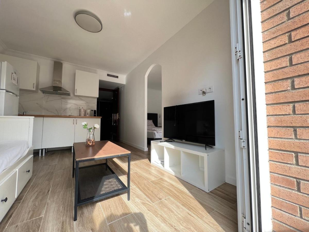 Luna L'Hospitalet de Llobregat Exterior foto
